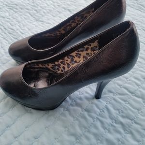 New! Unlisted by Kenneth Cole Pumps size 6M